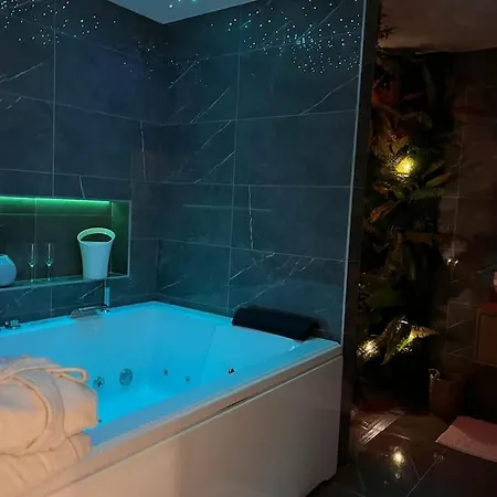 Apartment Loving Cocooning Avec Jacuzzi « la Terre »